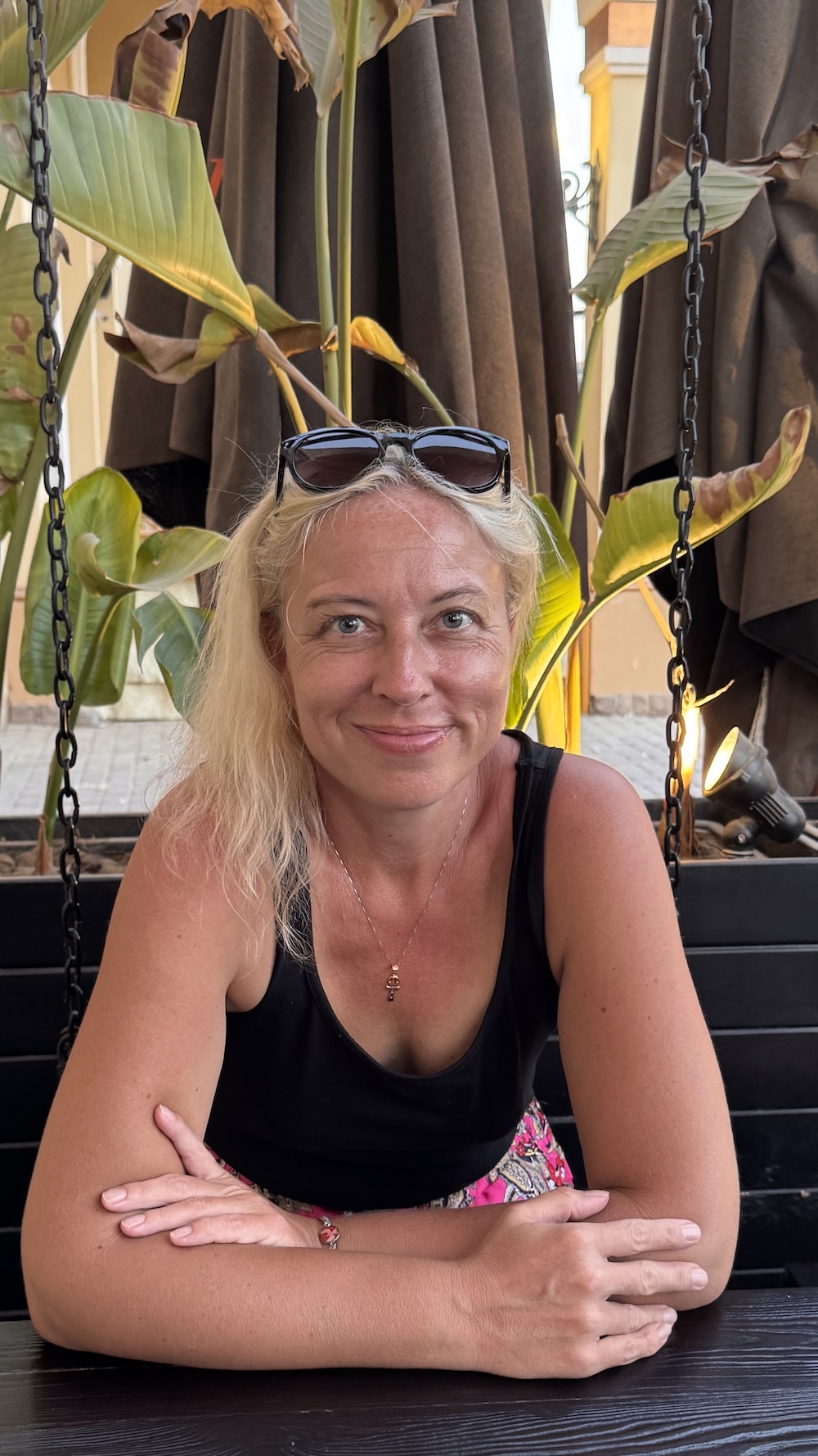 Lucie Horenská u stolu