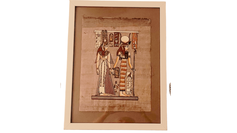 Egyptský papyrus s&nbsp;bohyněmi Isis a&nbsp;Hathor – symbol ženskosti a&nbsp;její mnohosti.