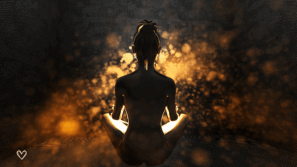 Žena sedící v&nbsp;meditaci, obklopená zlatavým světlem symbolizujícím proudění energie a&nbsp;vnitřní sílu.